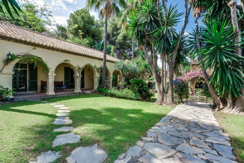 Jardines tropicales en Estepona (España)