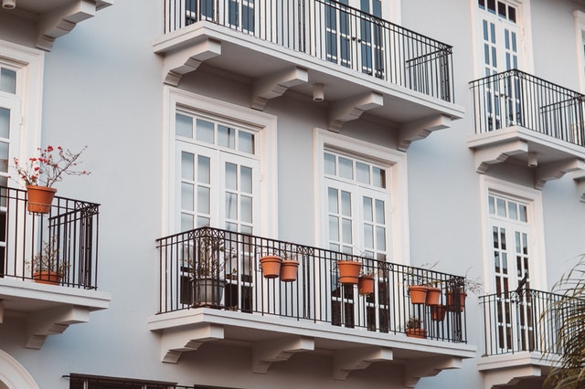 ¿Cuánto debo ganar si compro una casa en Infonavit?